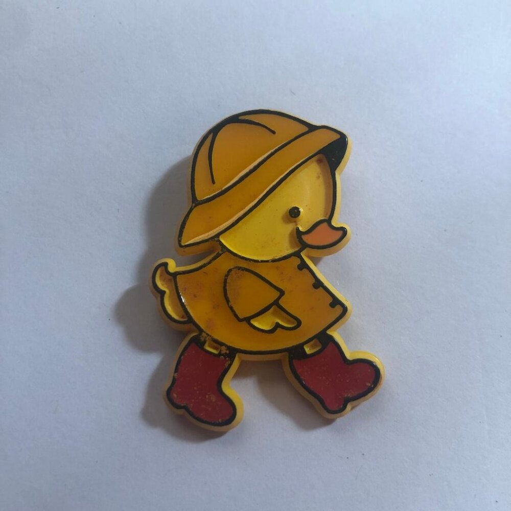 New Vintage Hallmark Lapel Pin Yellow Duck Rain Coat Spring Easter Brooch 80's